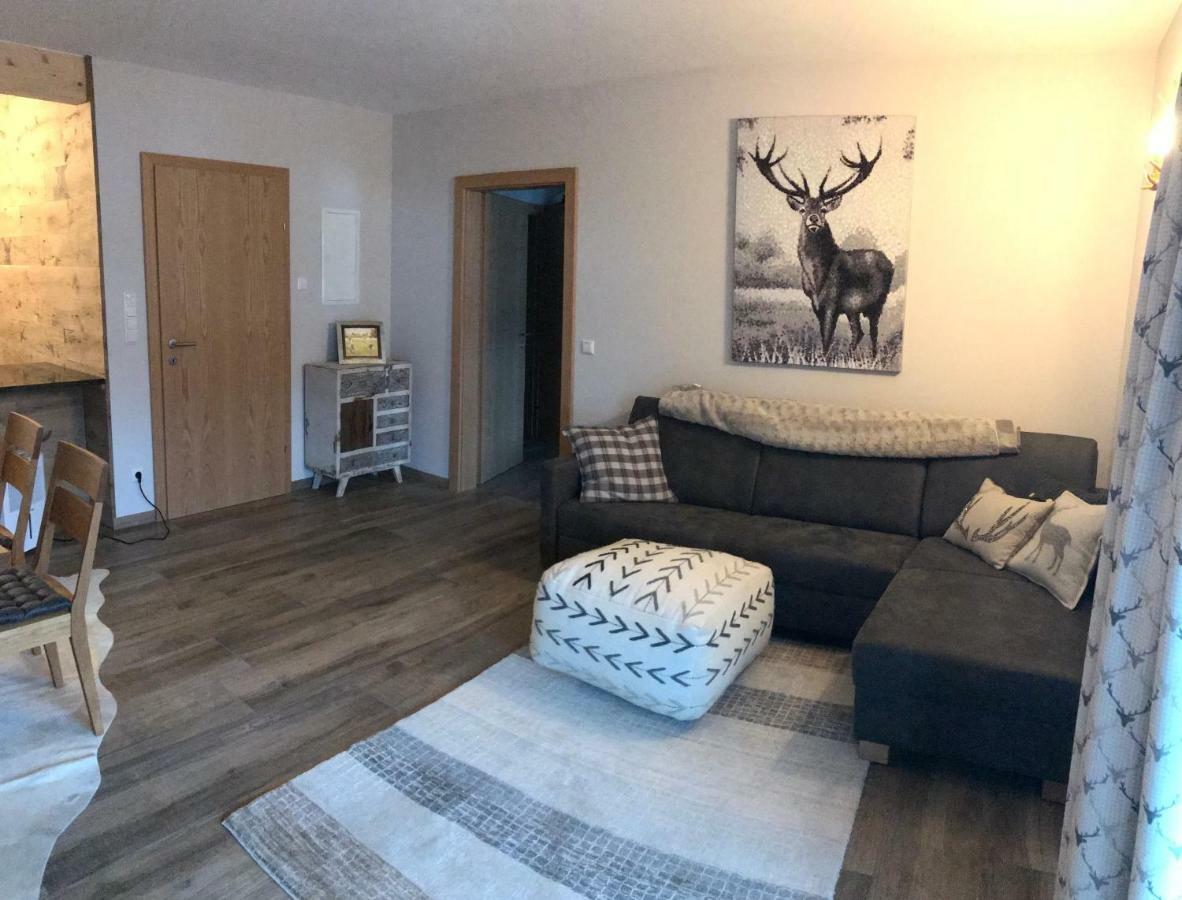 Platzhirsch * Haus im Ennstal